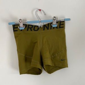 Nike Pro 3” length Size small
